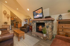 Smart TV, fireplace, DVD player