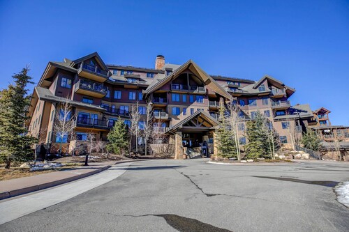 Crystal Peak Expedition Condo: Ski-In, Ski-Out Luxury