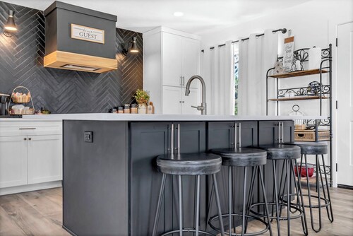 Large Home In Haysville!