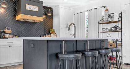 Large Home In Haysville!