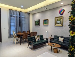 Área de estar no saguão