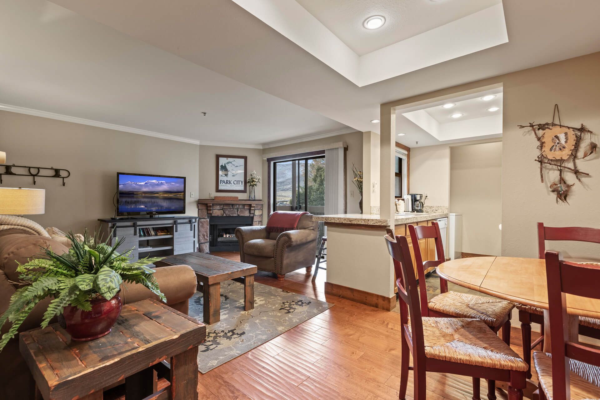 Powderwood 11C Community Pool, Hot Tub & BBQ area- Near Shopping and Resorts