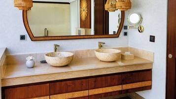 Deluxe Villa | Bathroom | Separate bathtub and shower, rainfall showerhead, designer toiletries
