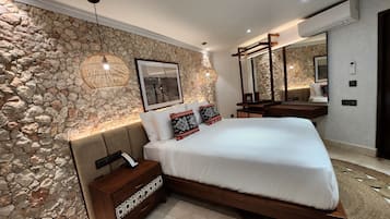 Studio Suite | 1 bedroom, Egyptian cotton sheets, premium bedding, memory-foam beds