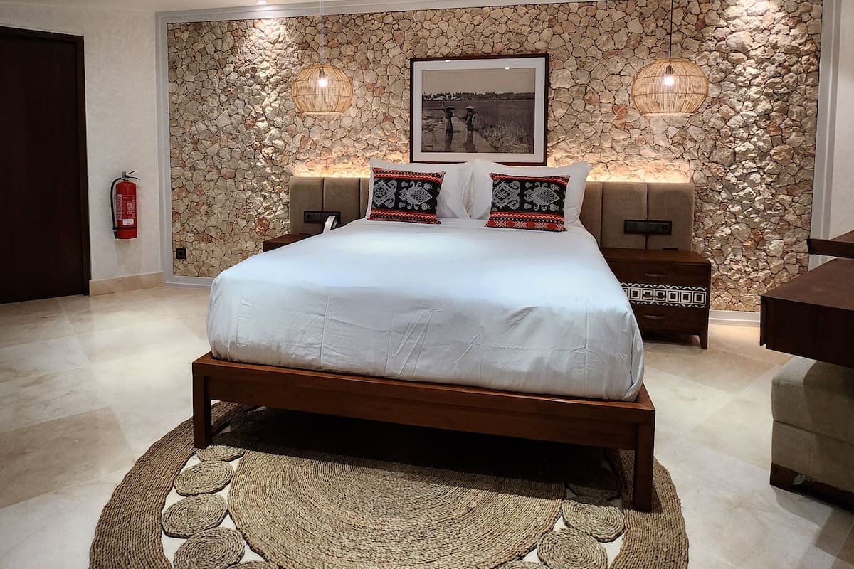 Deluxe Suite | 1 bedroom, Egyptian cotton sheets, premium bedding, memory-foam beds