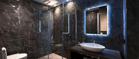 Standard Room | Bathroom