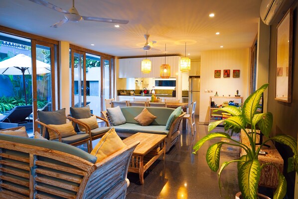 Living area - Villa Kebun The Garden Villa, Located in The Heart of Canggu!!! (Bali)