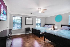 4 bedrooms, WiFi - Top Notch - Former Model Home (Montgomery County)