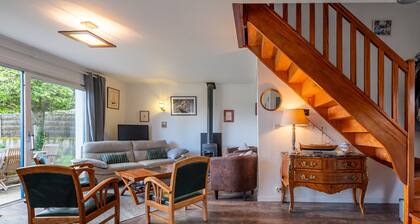 Ferienhaus 'Maison Aux Volets Bleus - Vue Mer' mit privater Terrasse und privatem Garten