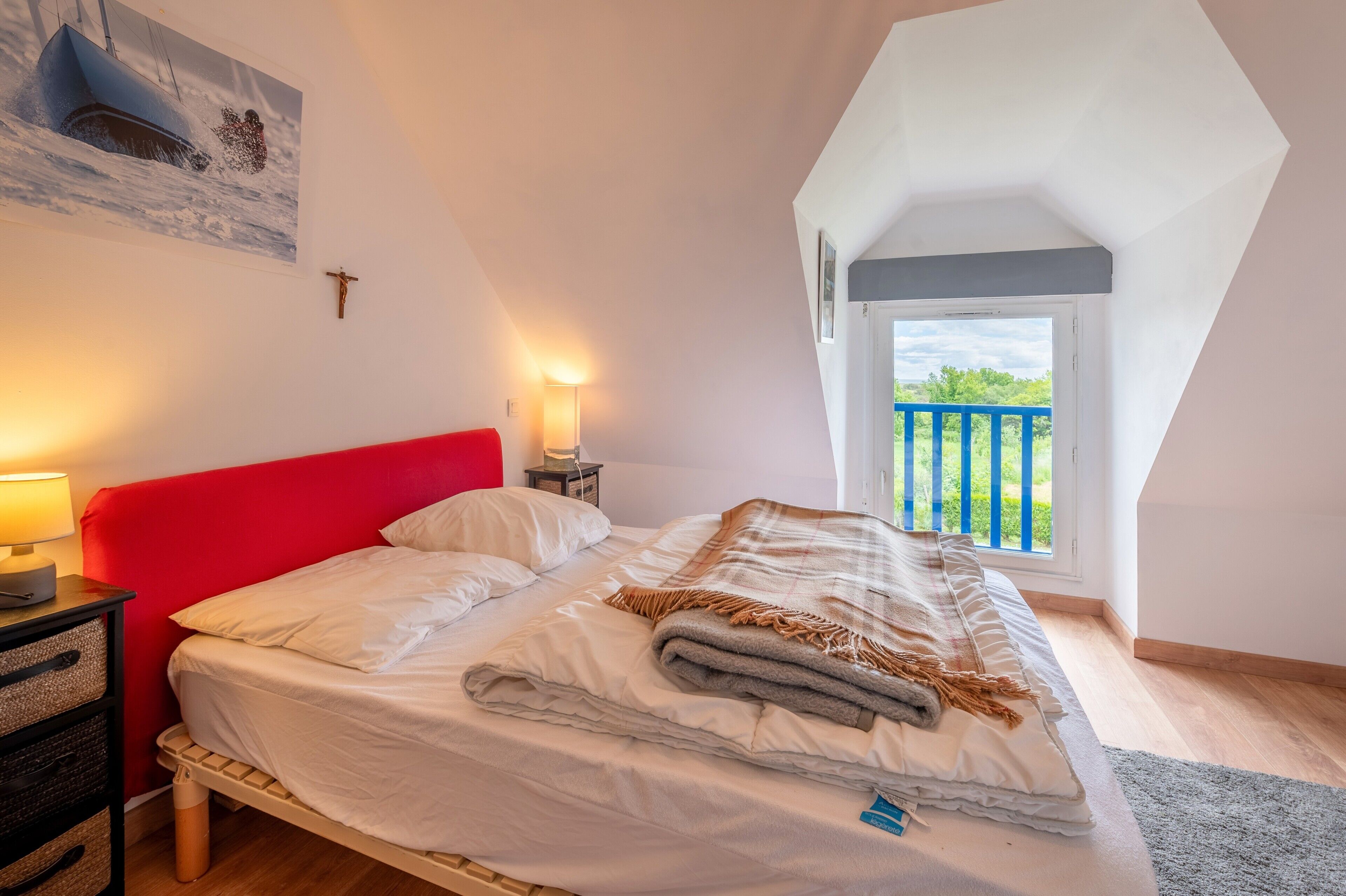 7 chambres, fer et planche à repasser, Wi-Fi, draps fournis