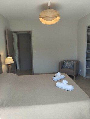 2 Schlafzimmer, Bügeleisen/Bügelbrett, kostenloses WLAN, Bettwäsche
