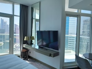 1 slaapkamer, een kluis op de kamer, een strijkplank/strijkijzer