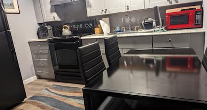 new 2 bedroom close to killington and bike trails
this is pet ok downstairs unit