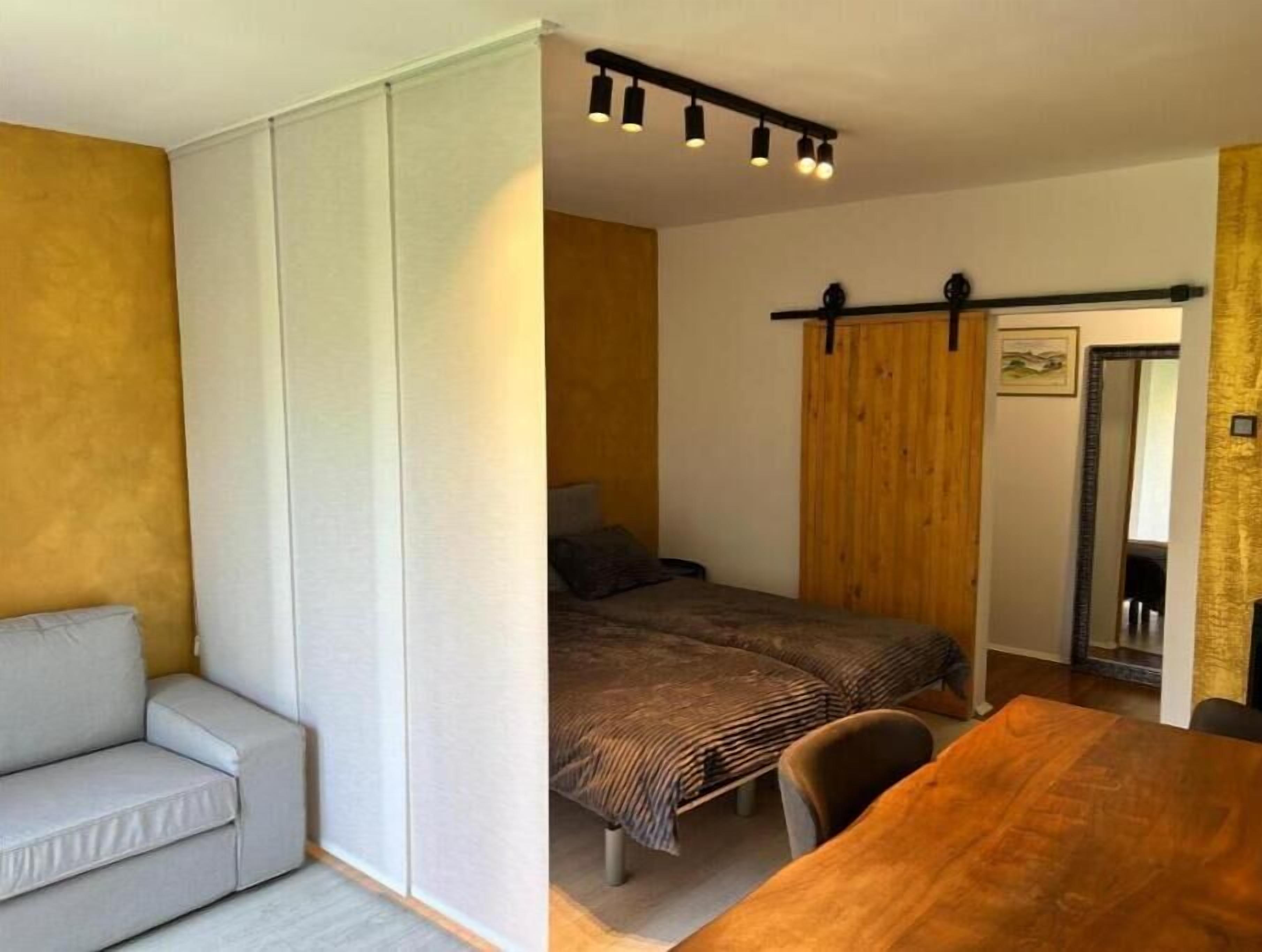 2 Schlafzimmer, Schreibtisch, Bügeleisen/Bügelbrett, kostenloses WLAN