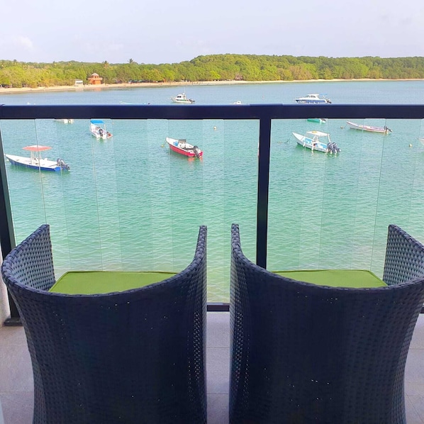 Deluxe Suite | Living area | 42-inch Smart TV with premium channels, printers