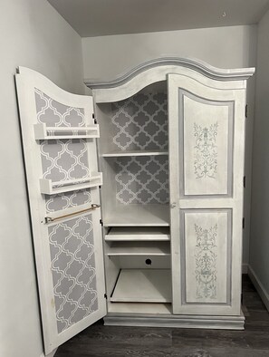 Interior - Pet friendly home, pond, paddle boat, fishing gear, hiking, wineries, game room (Stanardsville)