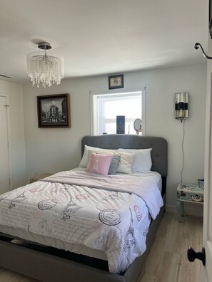 3 bedrooms, desk, WiFi, bed sheets - Pet friendly home, pond, paddle boat, fishing gear, hiking, wineries, game room (Stanardsville)