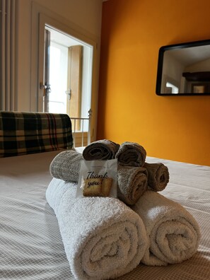 Family Suite | 2 bilik tidur, peralatan tempat tidur premium, gebar bulu kapas 