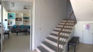 Living area - Loba Hostel Bucerias (Bucerías)