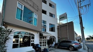 Front of property - Loba Hostel Bucerias (Bucerías)