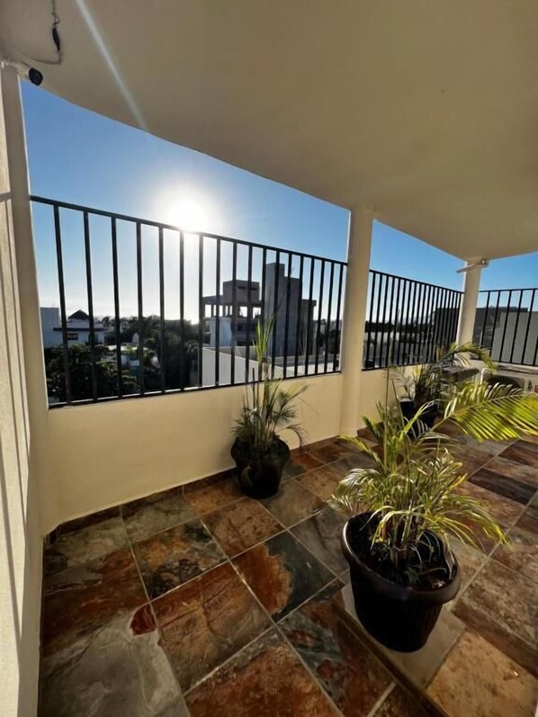 Terrace/patio - Loba Hostel Bucerias (Bucerías)