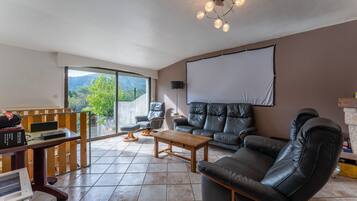 Cheminée, lecteur de DVD, chaßne hi-fi