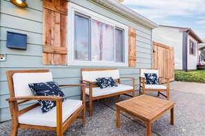 Terrace/patio - "TheGem" by ForestPark, TheHill & HospitalCorridor (St Louis)