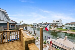 Property grounds - Waterfront Canal home! Private Pool, Hot Tub, Fishing, Dock your Boat! (City-by-the Sea)