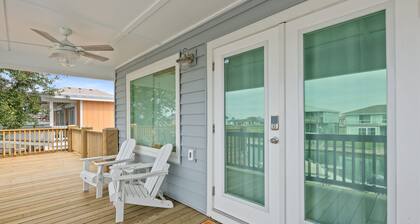 Waterfront Canal home! Private Pool, Hot Tub, Fishing, Dock your Boat!
