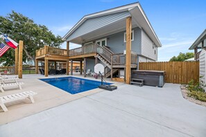 Pool - Waterfront Canal home! Private Pool, Hot Tub, Fishing, Dock your Boat! (City-by-the Sea)