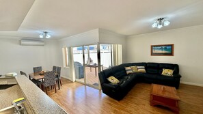 Smart TV - Central on Kent Busselton (Busselton)