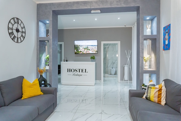 TV connectée de 24 pouces avec chaînes numériques