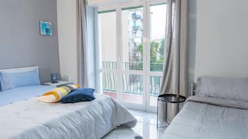 Doppia Deluxe | Down duvets, blackout curtains, free WiFi