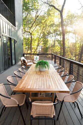 Trail Town Villa - Direct Trail Access Sleeps 12