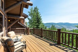 Terrace/patio - 5 BR Ski In/Out Horizon Pass Luxury Townhome (Edwards)