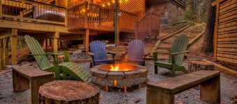 Secluded Cabin w/Hot Tub, Fireplace, Firepit, Grill, Hiking & King Bed