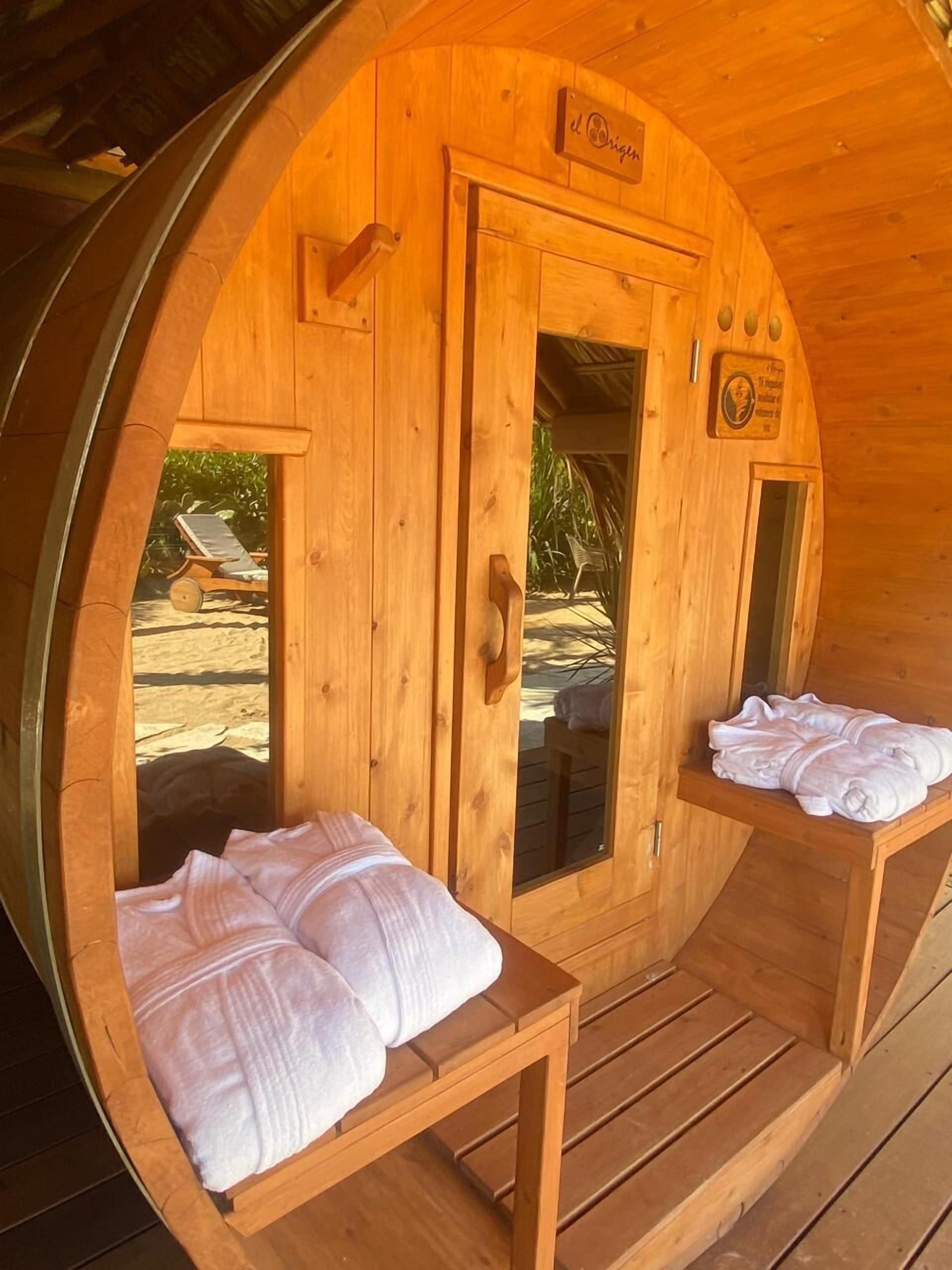 Sauna, Whirlpool, Massagen am Strand, Massageanwendungen