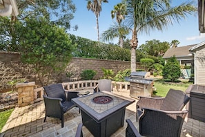 Outdoor dining - The Villages: Sumter Landing w/ lanai & patio! (The Villages)