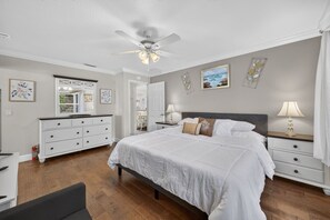 2 bedrooms, desk, iron/ironing board, free WiFi - The Villages: Sumter Landing w/ lanai & patio! (The Villages)