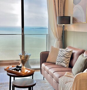 Romantic Apartment, 2 Bedrooms, Balcony, Sea View | Living area