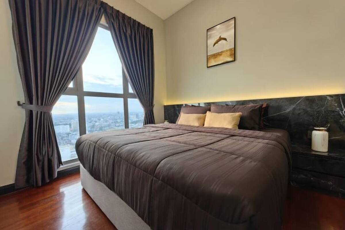 3 habitaciones, decoración personalizada y muebles diferentes