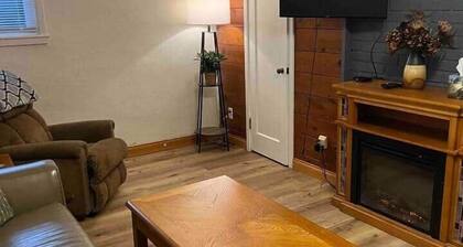 The Quiet Comfort - Spacious Lower Units Steps from Main Str