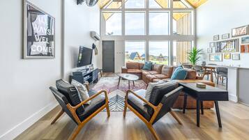 Smart TV, video games, ping pong, books