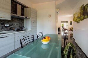 Luxury Apartment | 4 bedrooms, Egyptian cotton sheets, premium bedding, pillow-top beds - Home Big CrIré at '724 (Rome)