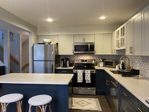 Microwave, oven, stovetop, dishwasher - Newly renovated Townhouse walking distance to Mt.Snow base lodge. (Dover)