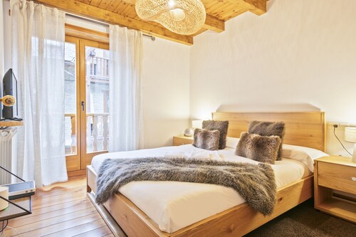 Luderna - Casa eth Farrow 2