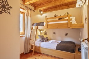 3 chambres, fer et planche à repasser, accès à Internet, literie fournie