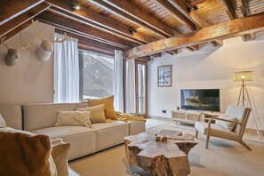 Smart TV, caminetto