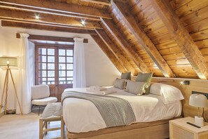 3 chambres, fer et planche à repasser, Wi-Fi, draps fournis