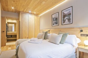 3 slaapkamers, een strijkplank/strijkijzer, internet, beddengoed